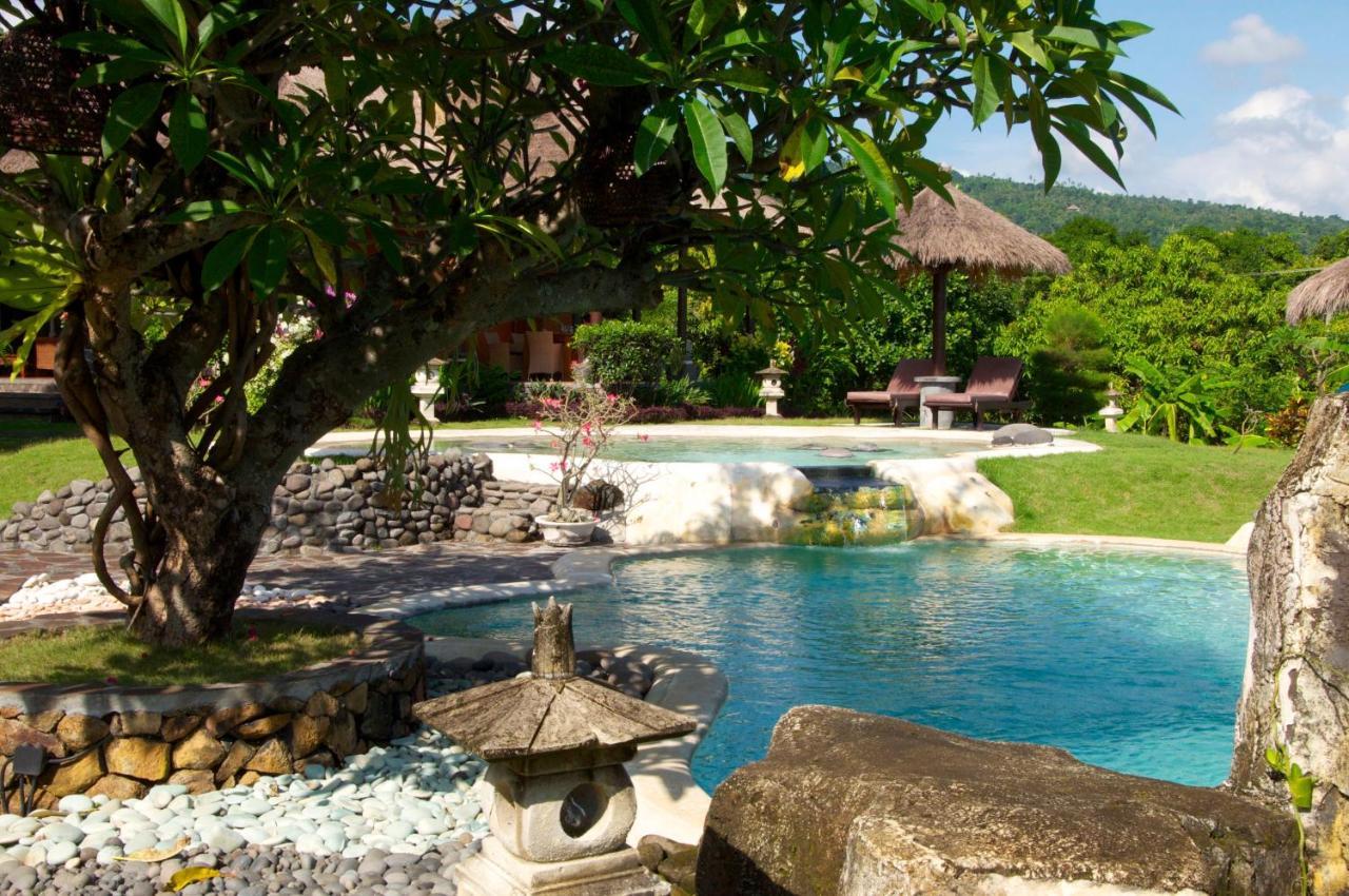 Villa Bali Pondok Jepang 罗威那 外观 照片
