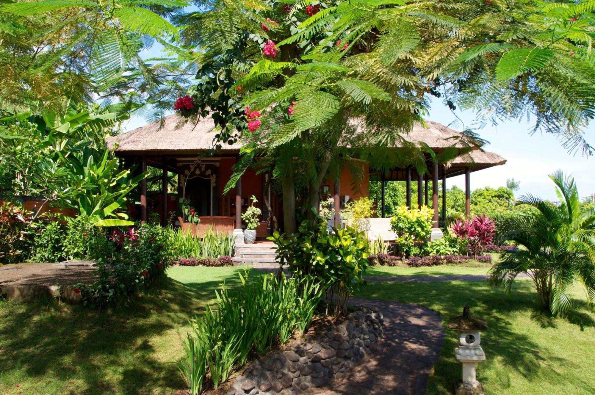 Villa Bali Pondok Jepang 罗威那 外观 照片