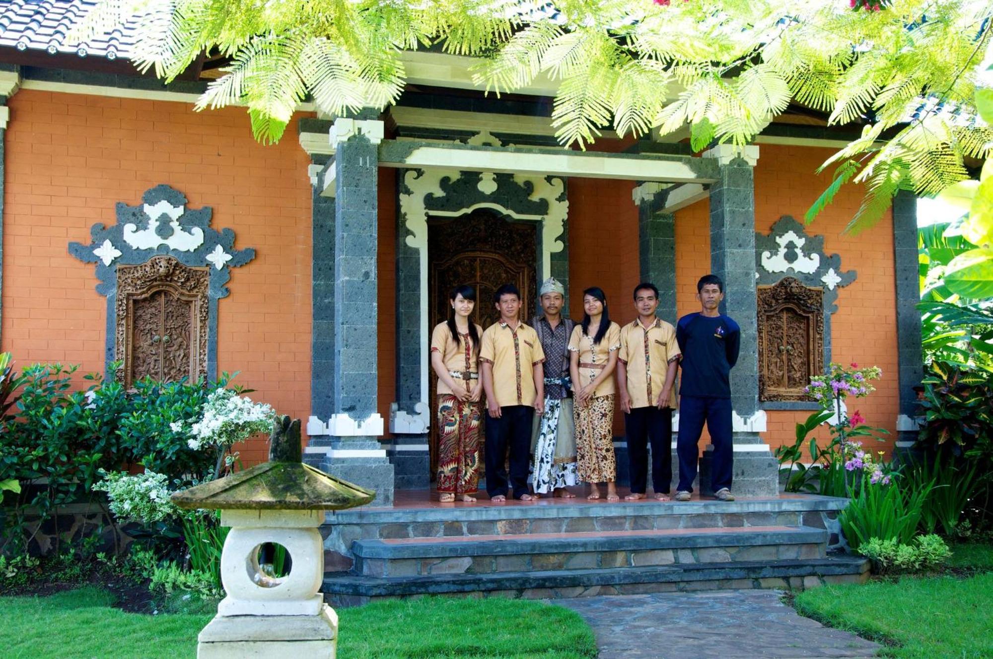 Villa Bali Pondok Jepang 罗威那 外观 照片