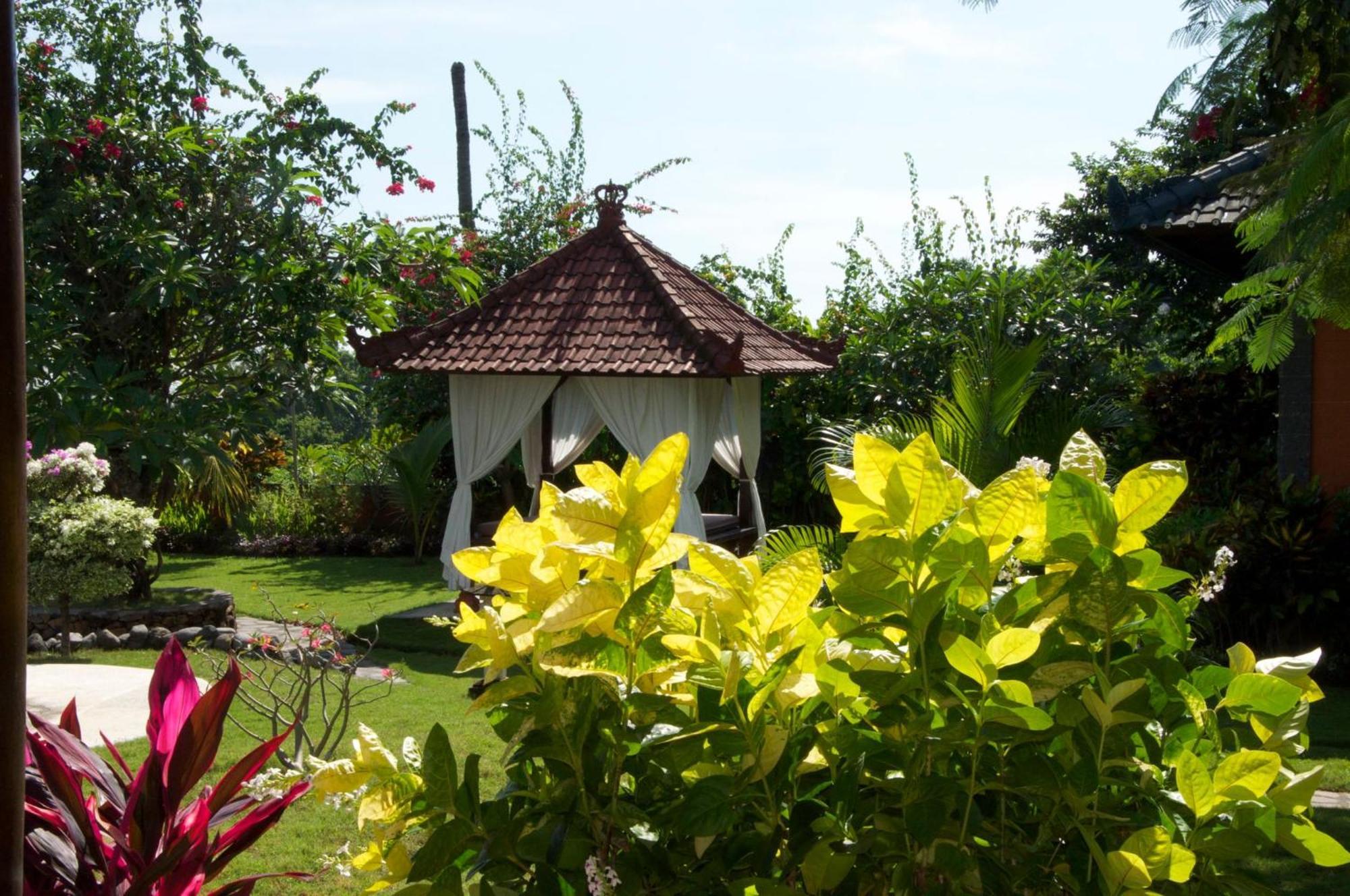 Villa Bali Pondok Jepang 罗威那 外观 照片