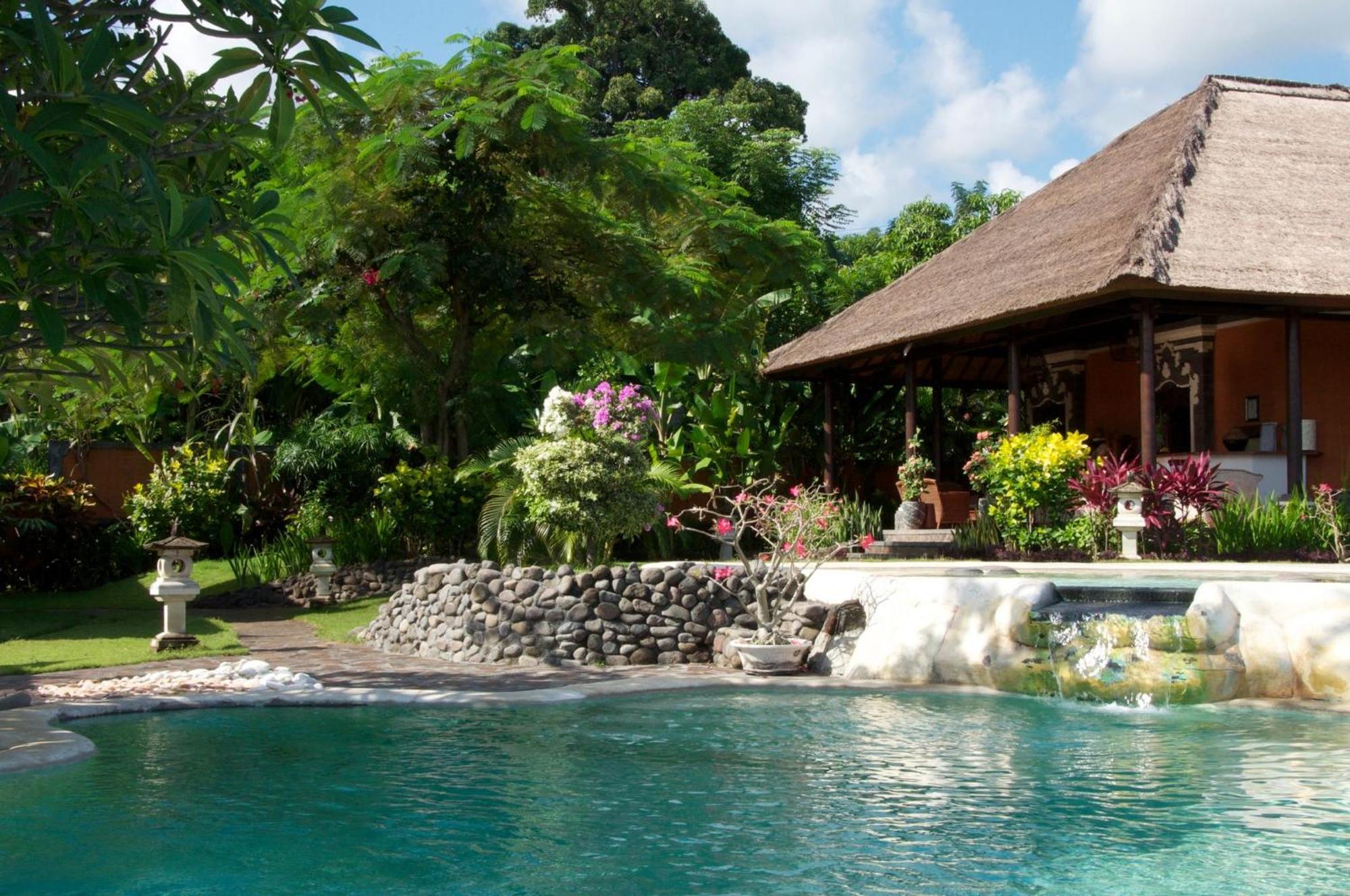 Villa Bali Pondok Jepang 罗威那 外观 照片