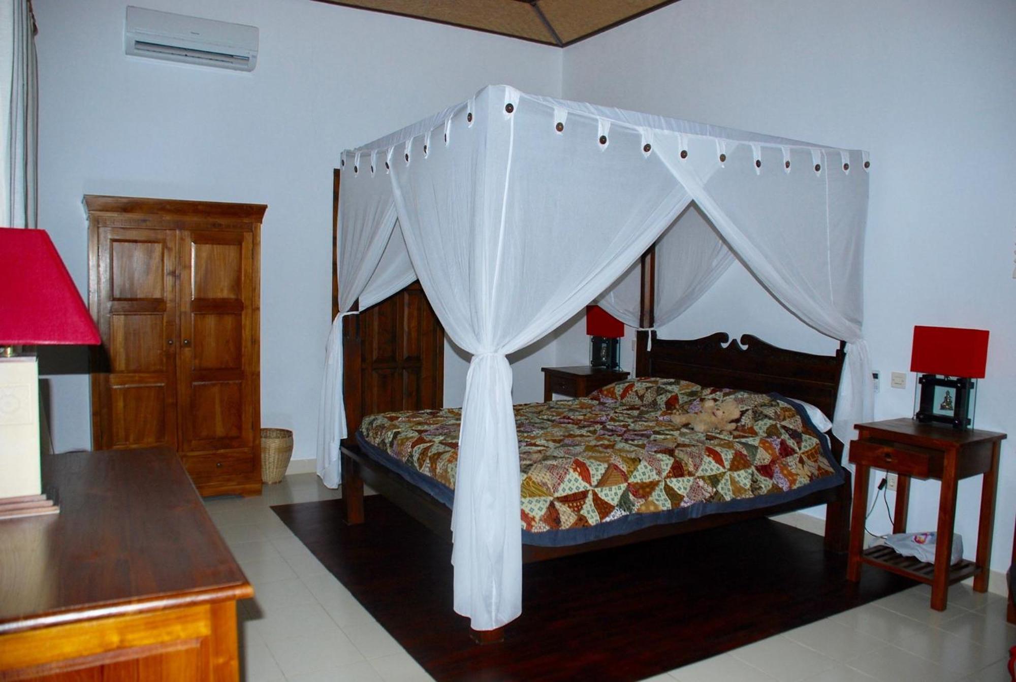 Villa Bali Pondok Jepang 罗威那 外观 照片