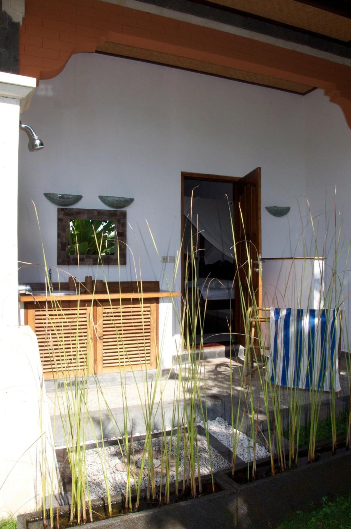 Villa Bali Pondok Jepang 罗威那 外观 照片